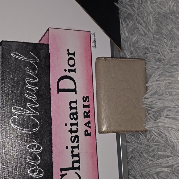 Chanel Camilla Tan W/ Gold Hardware✨️2 Compartment Card Holder (EUC)(17155922) - Picture 11 of 12